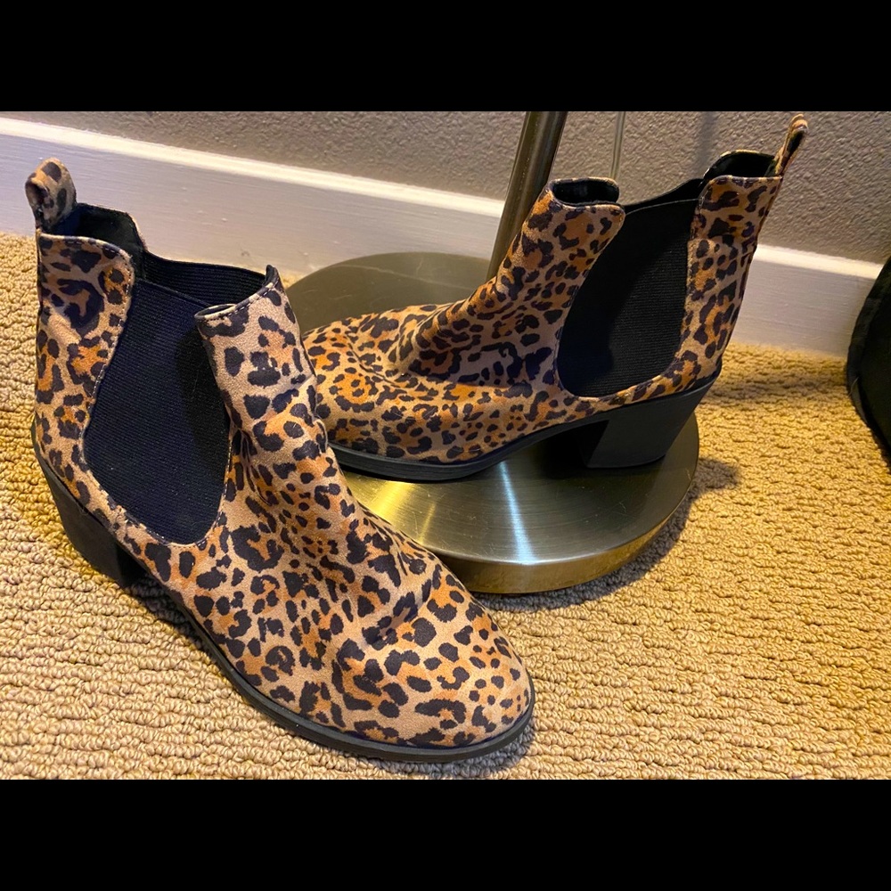 H&M leopard  booties size 9